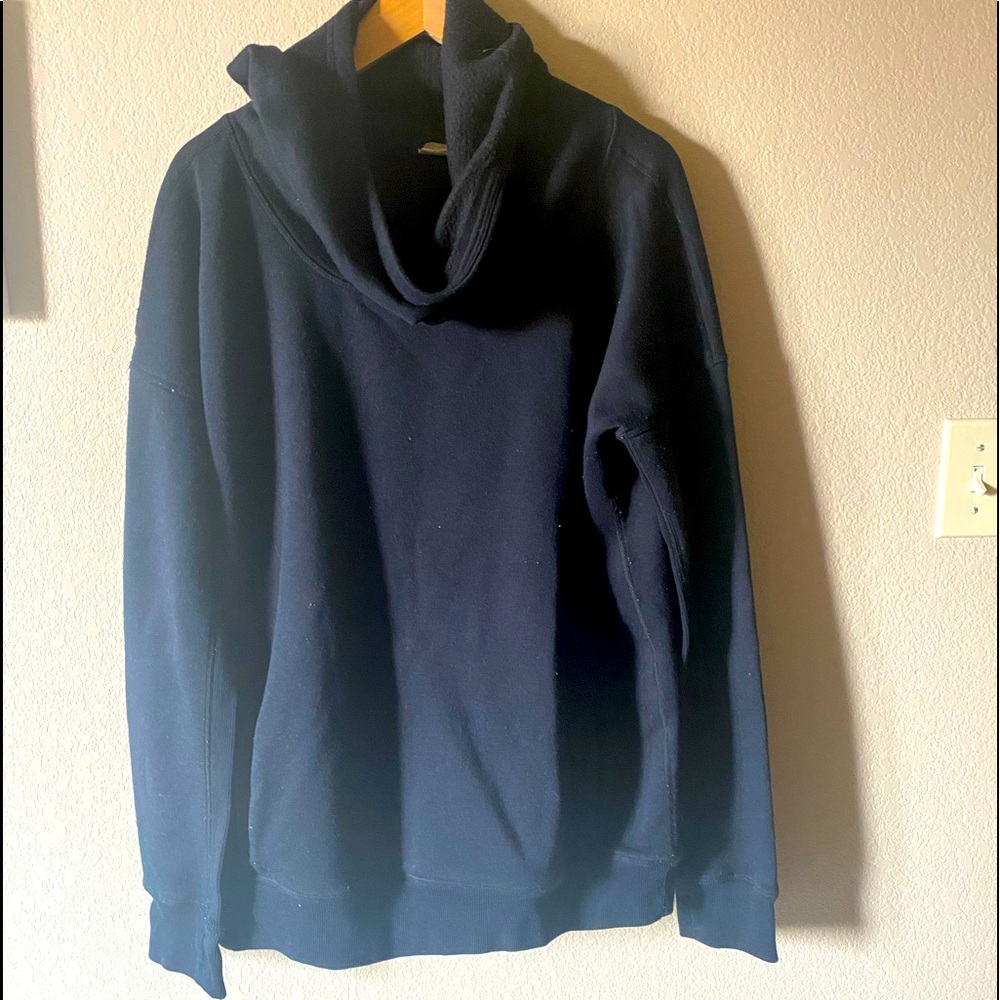 Zyia black hoodie
